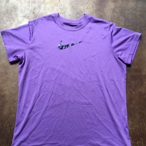 purple nike shirt